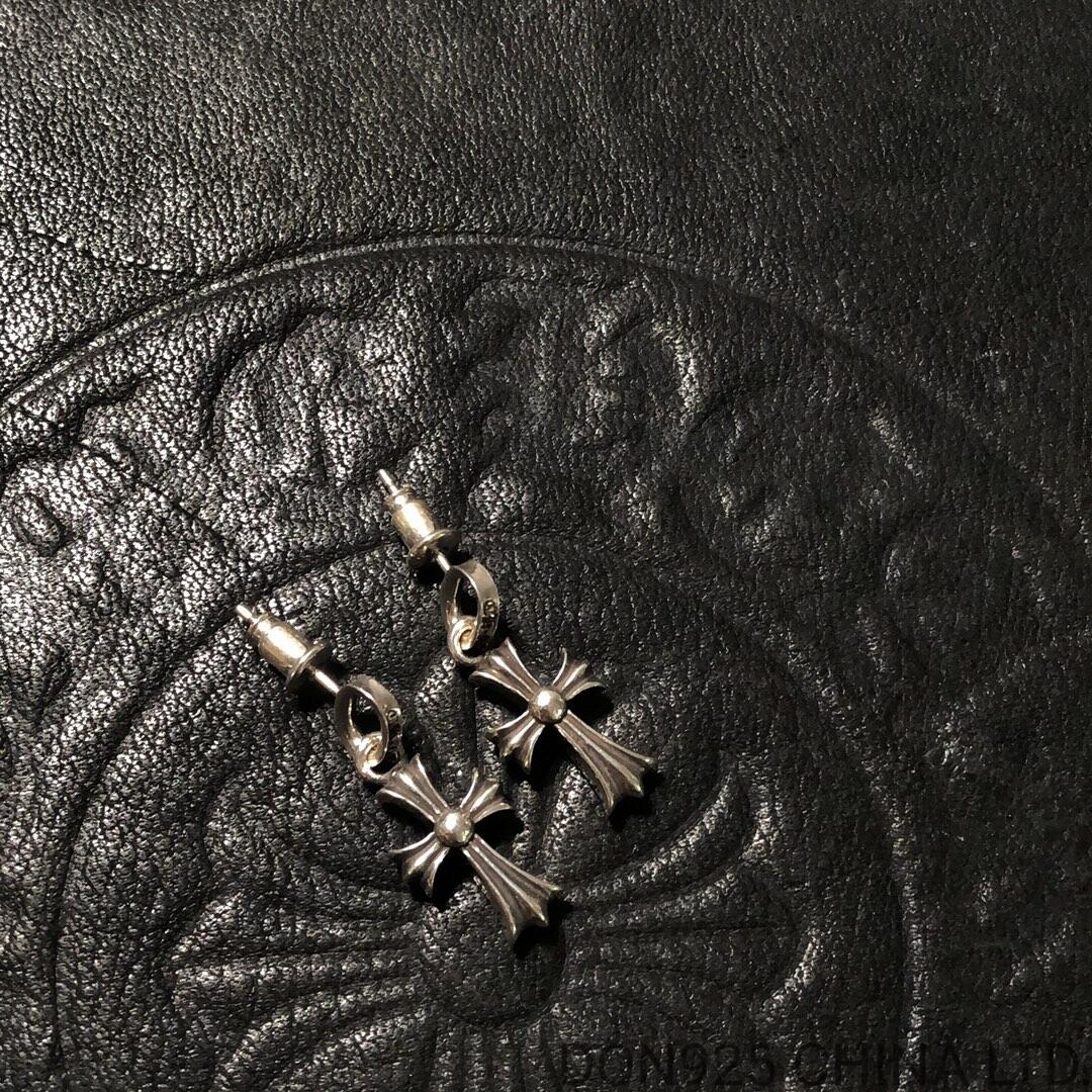 CHROME HEARTS Cross Babyfat Earrings