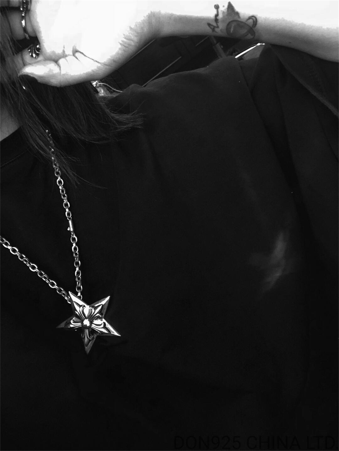 CHROME HEARTS Large 5 Point Star Necklace