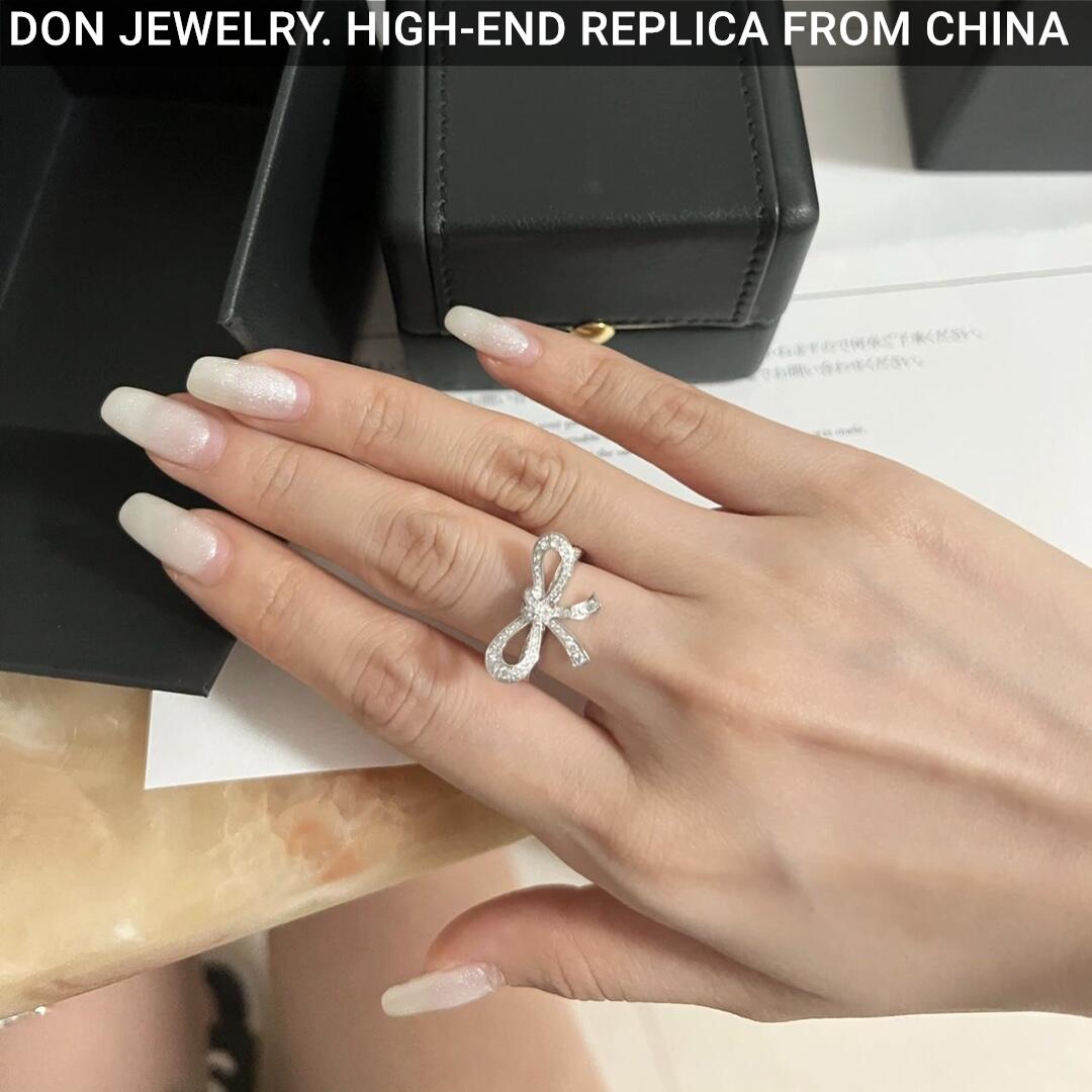 GRAFF Tilda's Bow Mini Diamond ring