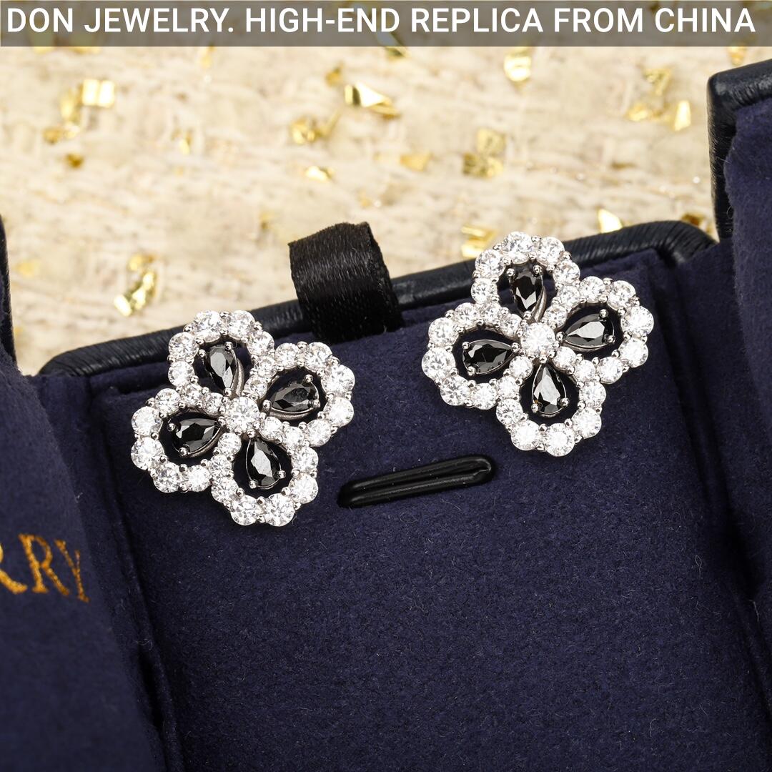 HARRY WINSTON Diamond Loop Full Motif Diamond earrings