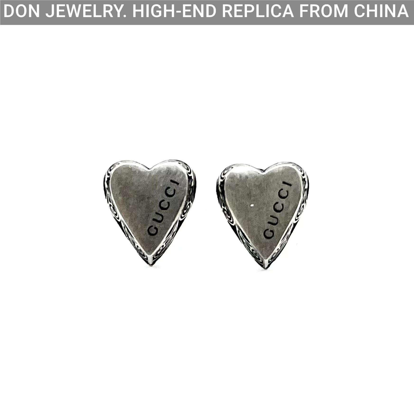 GUCCI Engraved-logo Heart Stud earrings