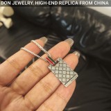 GUCCI Logo Plate necklace