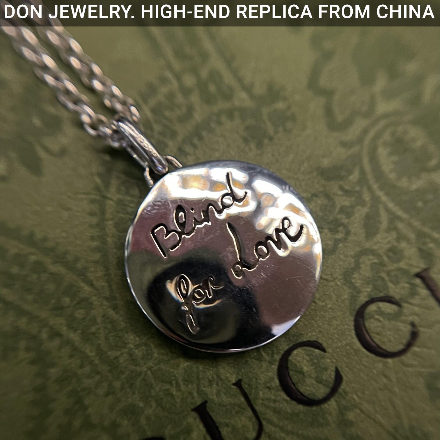 GUCCI Blind for Love Tiger Head necklace