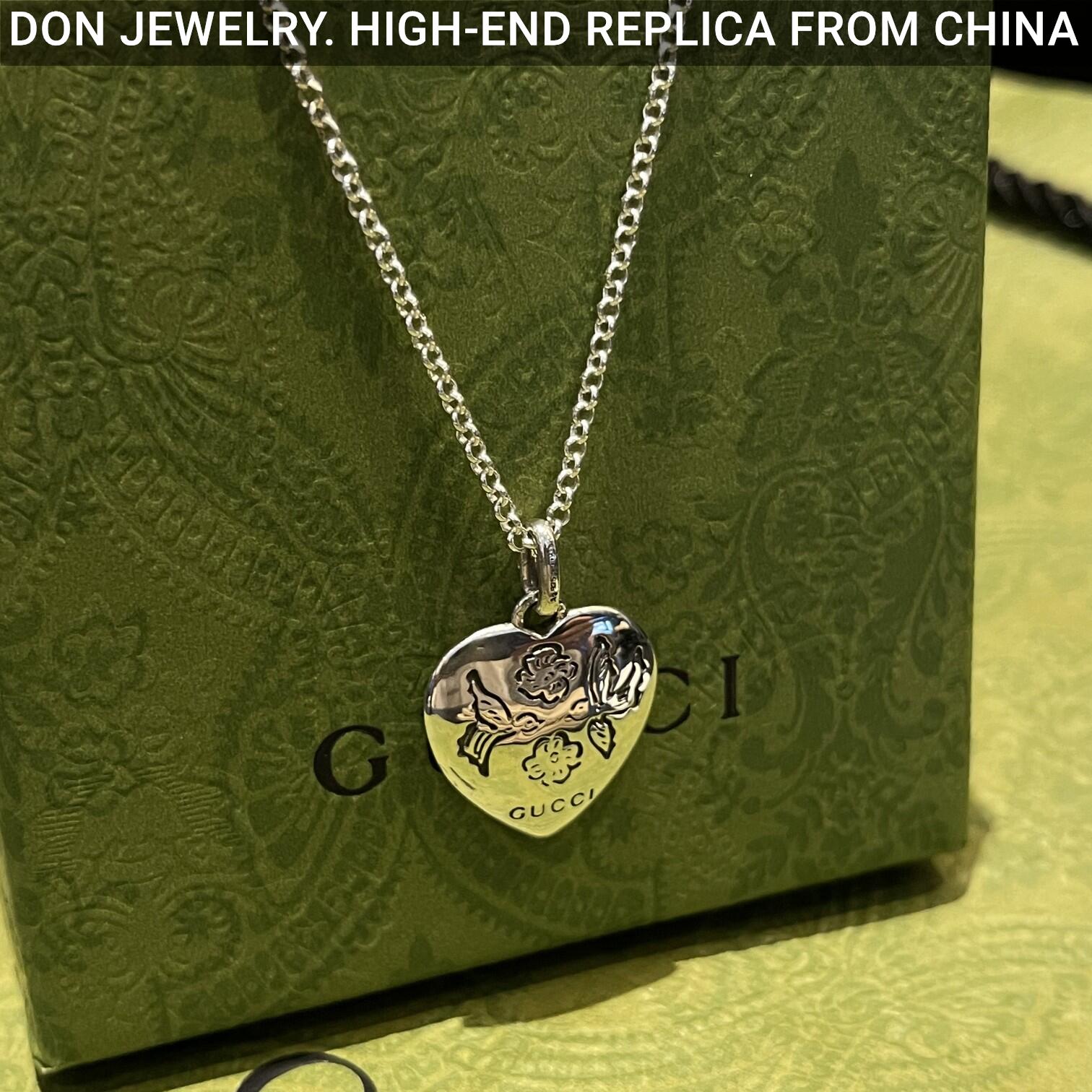 GUCCI Blind for Love Bird necklace