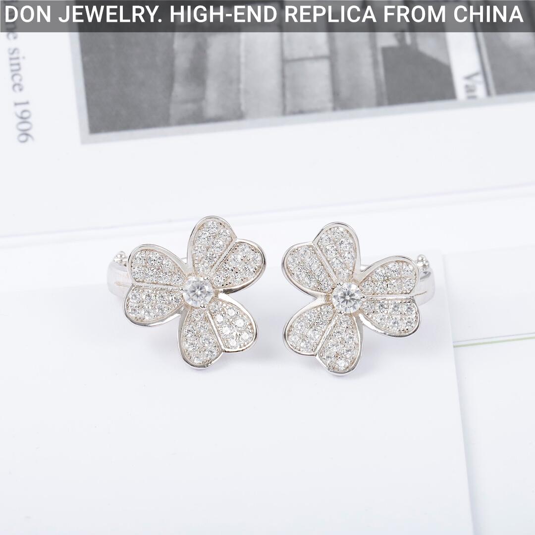 Van Cleef & Arpels Frivole earrings, small model