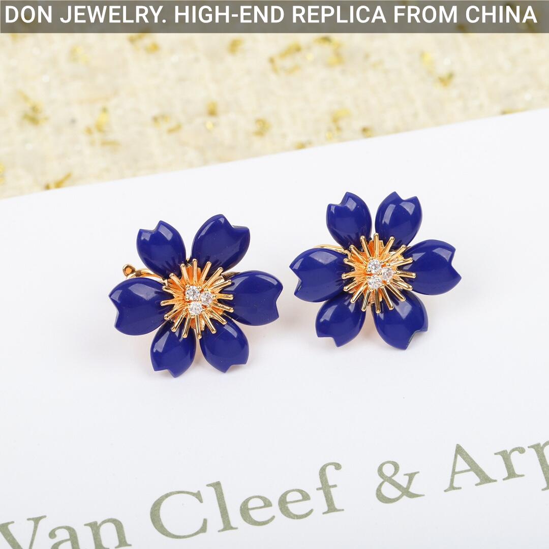 Van Cleef & Arpels Rose de Noël earrings, mini model