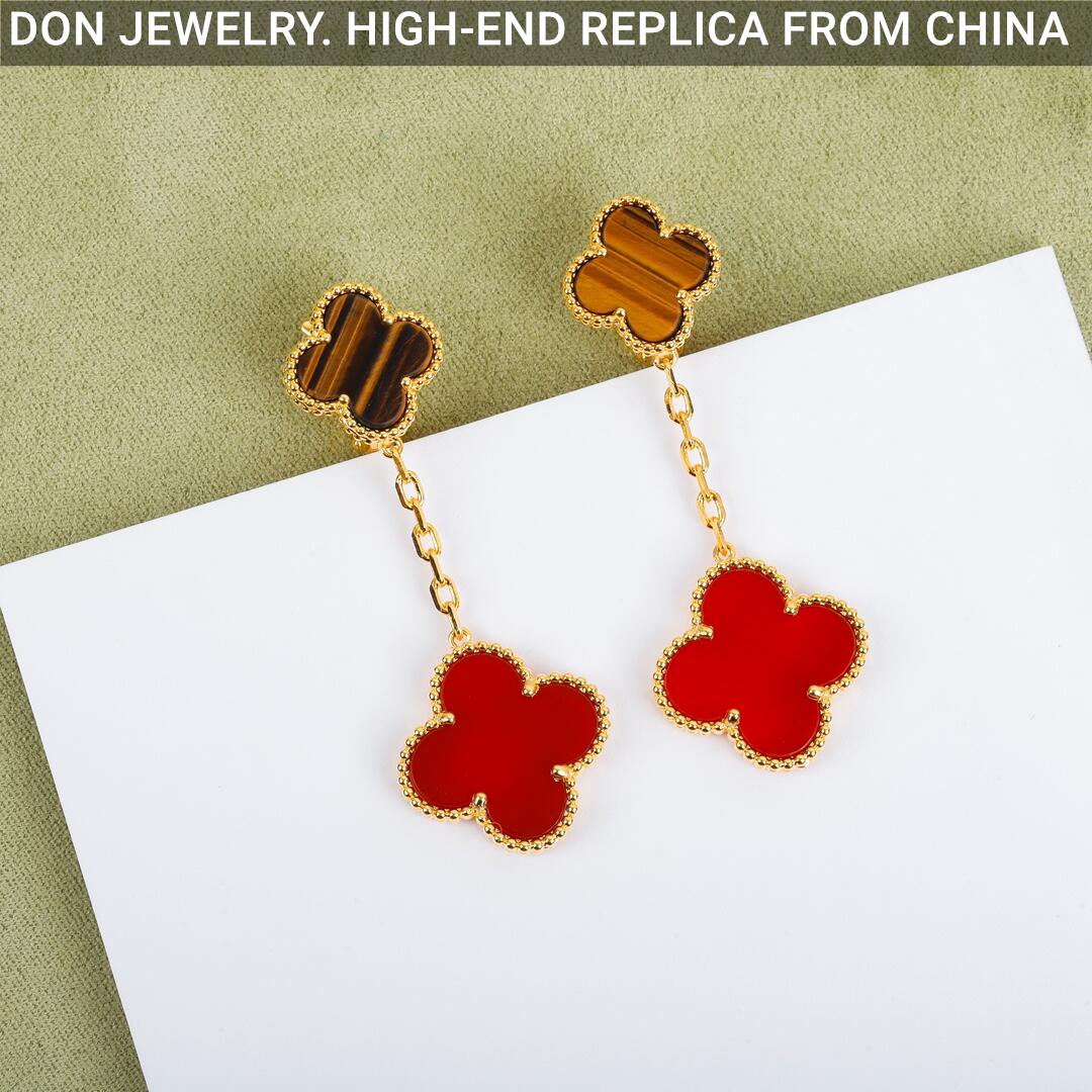 Van Cleef & Arpels Magic Alhambra earrings, 2 motifs