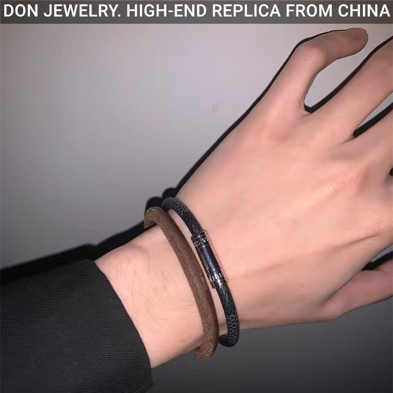 LOUIS VUITTON Keep it bracelet